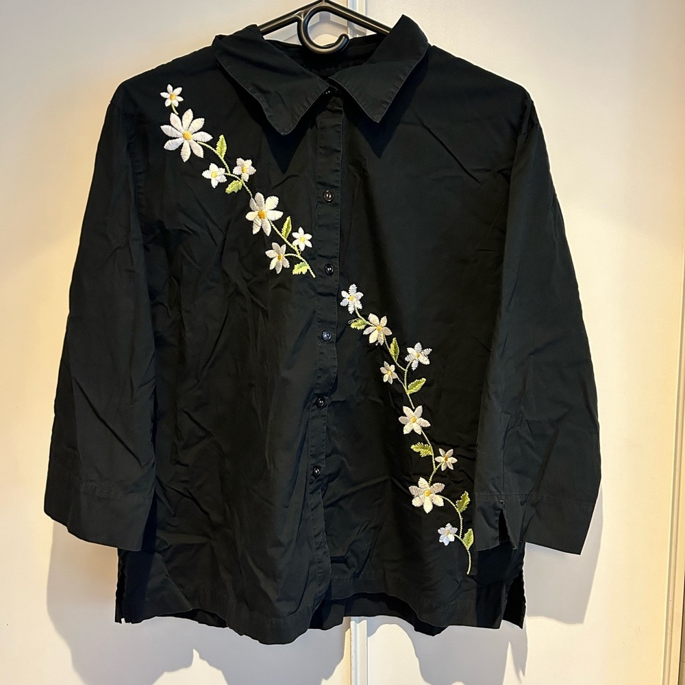 Embroidered Floral Button Up!